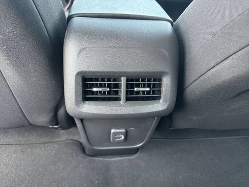 Used 2023 Chevrolet Equinox LS FWD image 20