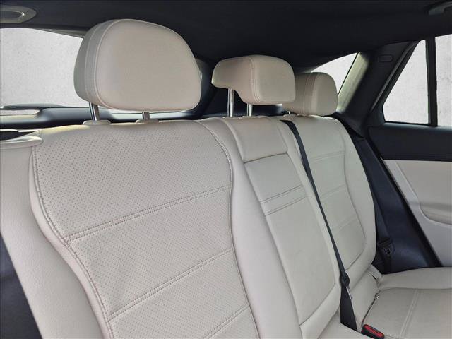 Used 2024 Mercedes-Benz GLC 300 4MATIC image 15