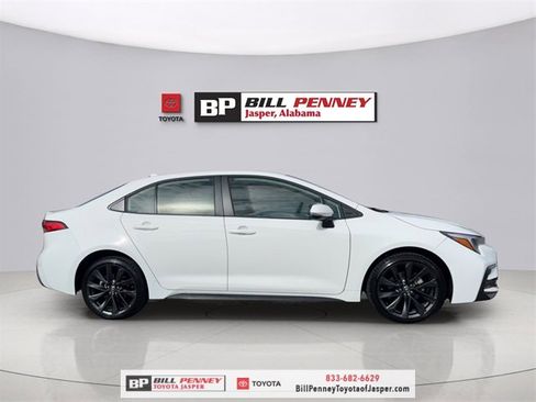 Used 2025 Toyota Corolla SE image 6