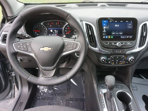 Used 2023 Chevrolet Equinox LT image 9