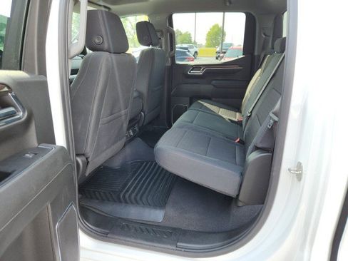 Used 2023 Chevrolet Silverado 1500 LT image 39