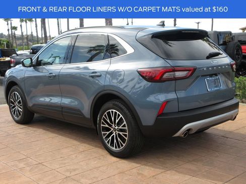 Certified 2025 Ford Escape SE FWD image 2