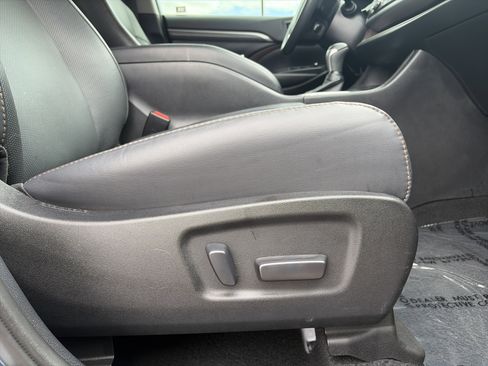 Used 2019 Toyota Highlander Limited AWD/4WD image 33