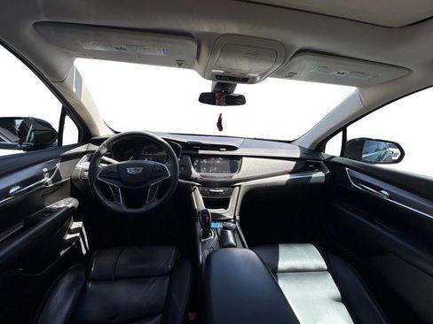 Used 2017 Cadillac XT5 Luxury w/ Driver Awareness Package FWD image 10
