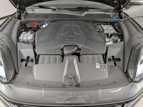 Certified 2025 Porsche Cayenne E-Hybrid AWD/4WD image 26