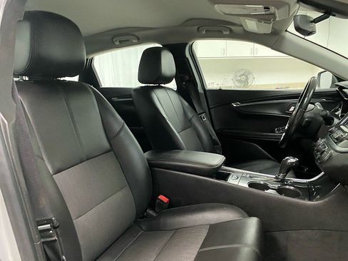 Used 2019 Chevrolet Impala LT image 16
