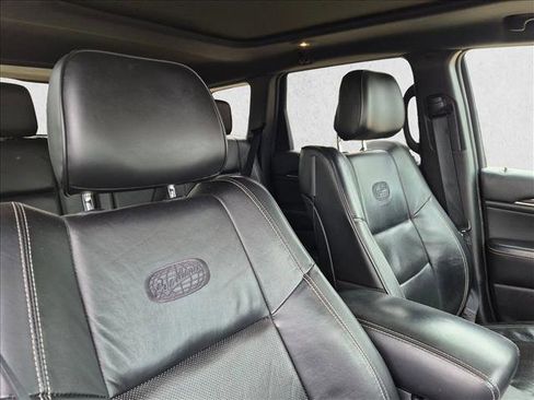 Used 2017 Jeep Grand Cherokee Overland AWD/4WD image 17