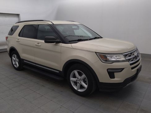 Used 2018 Ford Explorer XLT FWD image 11