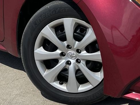 Used 2025 Toyota Corolla LE FWD image 9