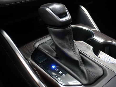 Used 2021 Toyota Highlander Limited image 24