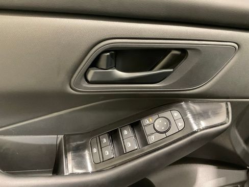 Used 2026 Nissan Rogue S AWD/4WD image 7