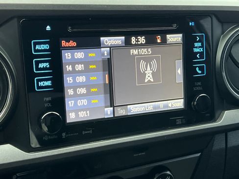 Used 2018 Toyota Tacoma TRD Sport w/ Technology Package image 17