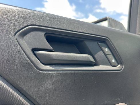 Used 2025 Chevrolet Colorado W/T AWD/4WD image 33