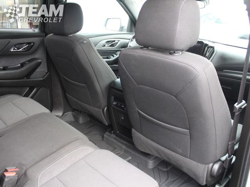 Used 2022 Chevrolet Traverse LT w/ LPO, Floor Liner Package image 25