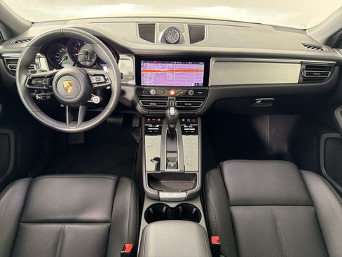 Certified 2026 Porsche Macan AWD/4WD image 17