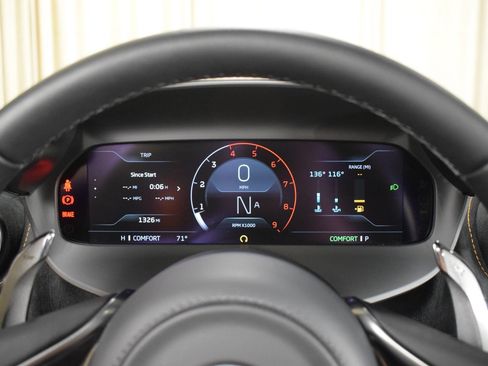 Used 2024 McLaren 750S Spider RWD image 27