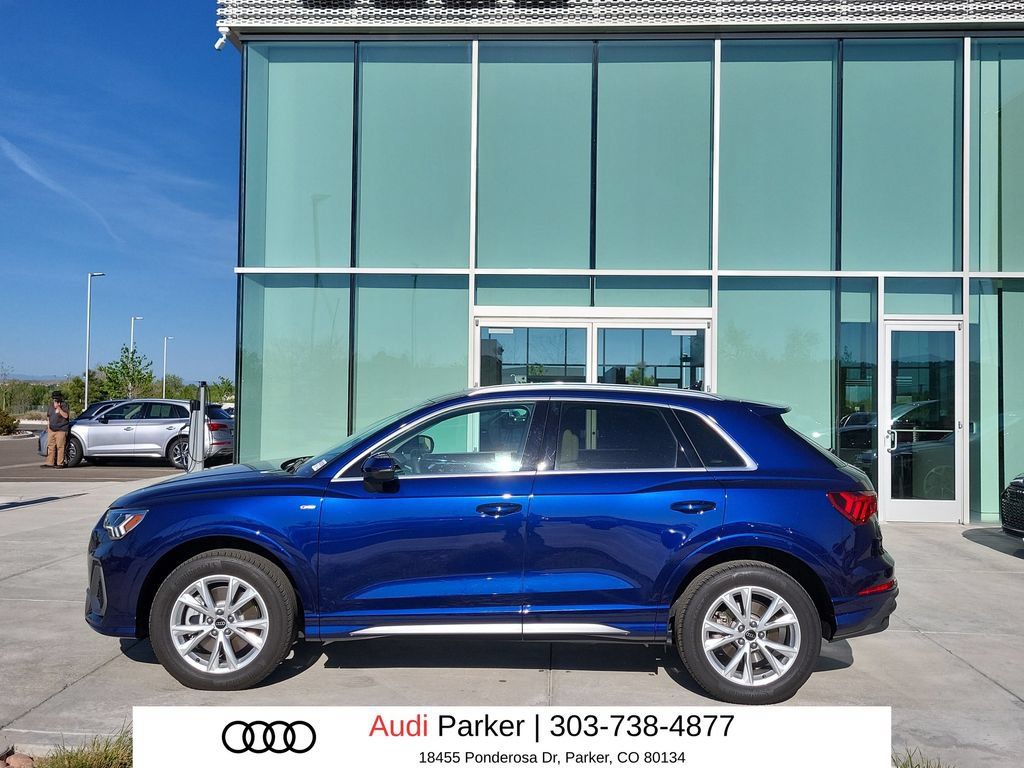 Used 2025 Audi Q3 2.0T Premium Plus w/ Premium Plus Package AWD/4WD image 2