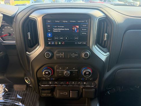 Used 2020 Chevrolet Silverado 2500 LTZ w/ LTZ Texas Edition AWD/4WD image 32