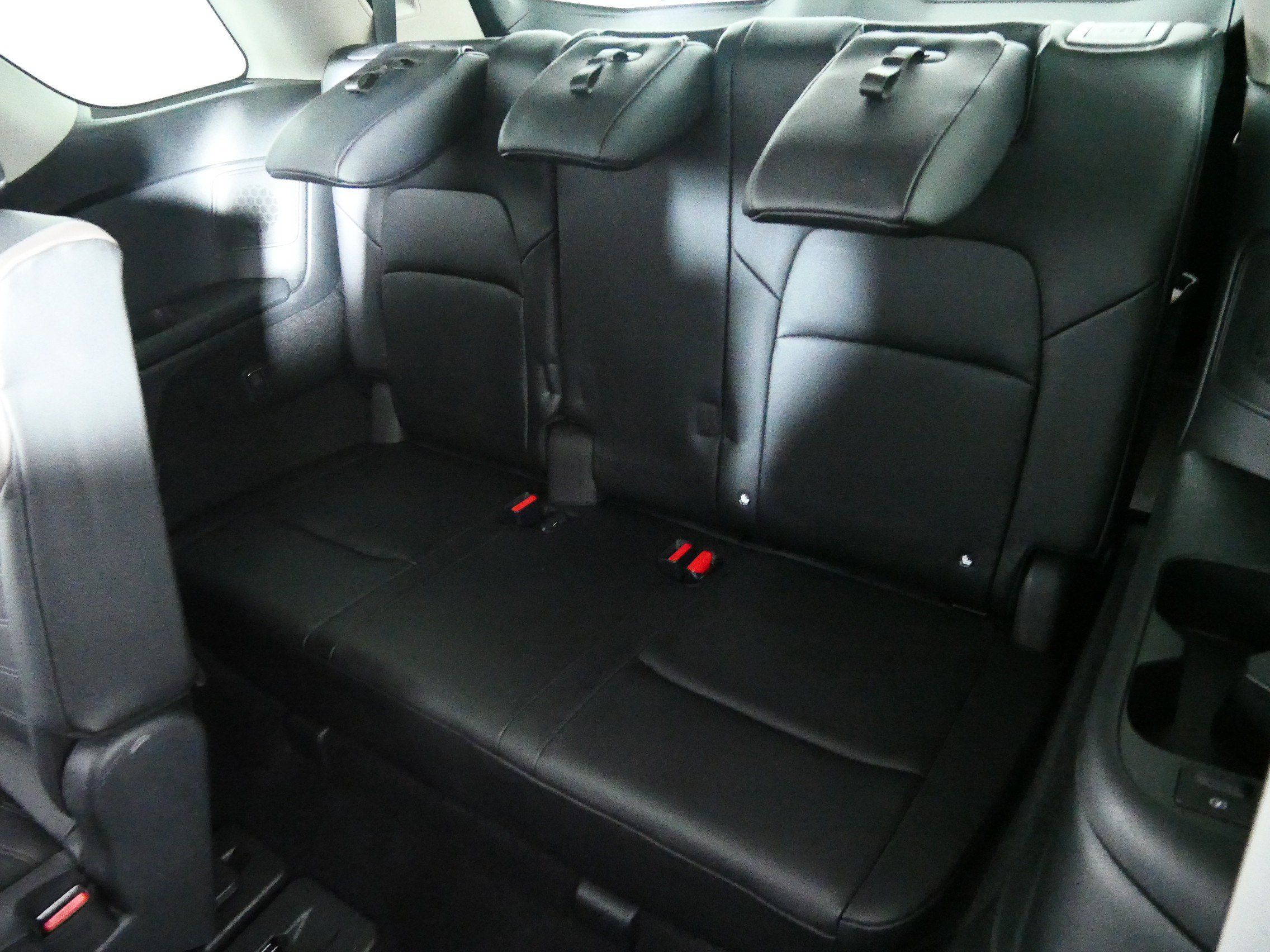 Used 2022 Nissan Pathfinder Platinum w/ Cargo Package AWD/4WD image 33