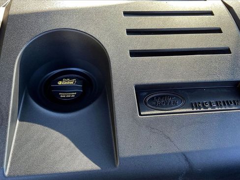 Used 2025 Land Rover Range Rover Sport image 30