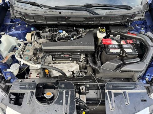 Used 2019 Nissan Rogue S image 11