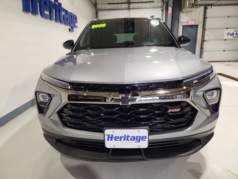 Used 2026 Chevrolet TrailBlazer RS w/ Convenience Package AWD/4WD image 3