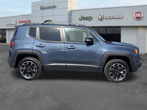 Used 2023 Jeep Renegade Latitude AWD/4WD image 8