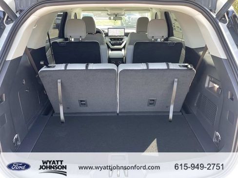 New 2026 Ford Explorer Active AWD/4WD image 12