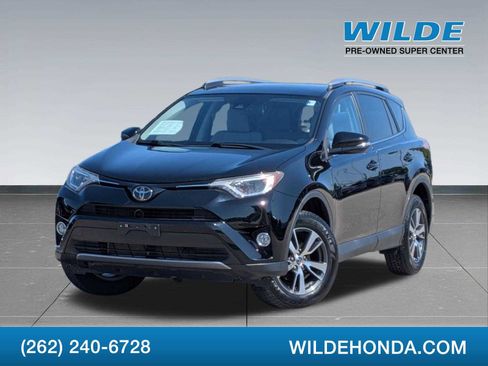 Used 2017 Toyota RAV4 XLE AWD/4WD image 1
