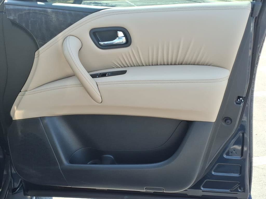 Used 2024 Nissan Armada Platinum w/ Captain's Chairs Package RWD image 22
