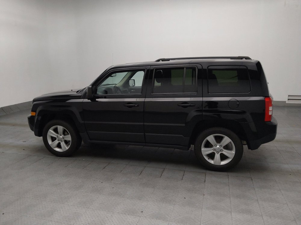 Used 2016 Jeep Patriot Latitude FWD image 3