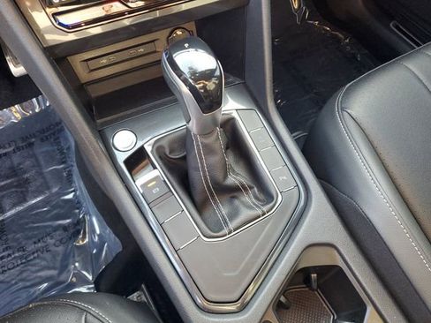 Certified 2023 Volkswagen Tiguan SE R-Line image 28