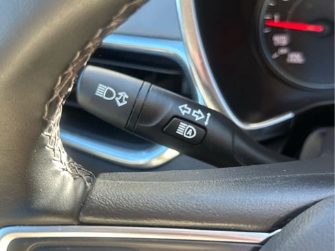 Certified 2023 Chevrolet Equinox LT w/ Driver Convenience Package image 27