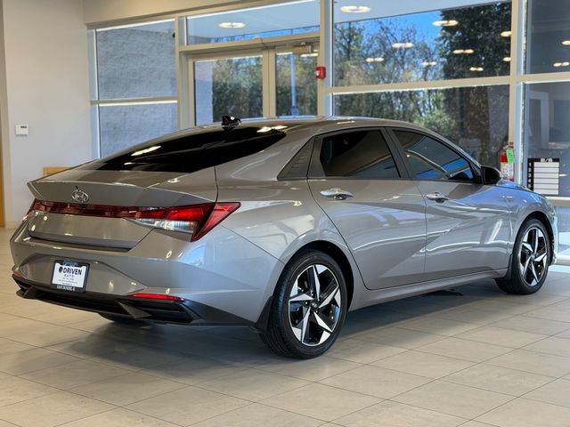 Used 2023 Hyundai Elantra SEL w/ Convenience Package FWD image 12
