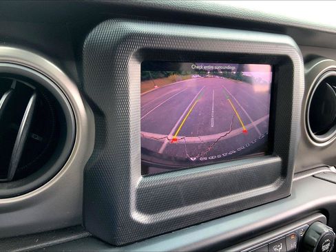 Used 2022 Jeep Wrangler Sport AWD/4WD image 14