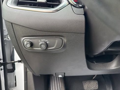 Used 2024 Chevrolet Equinox LS w/ LS Convenience Package image 19