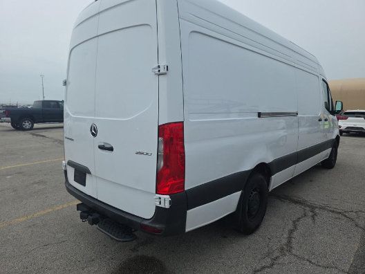 Used 2025 Mercedes-Benz Sprinter 2500 image 3