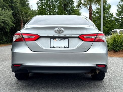 Used 2020 Toyota Camry LE FWD image 18