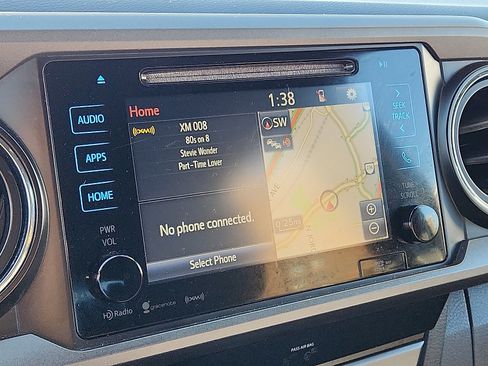 Used 2018 Toyota Tacoma 2WD Double Cab image 16