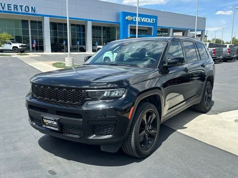 Used 2024 Jeep Grand Cherokee L Altitude AWD/4WD image 31