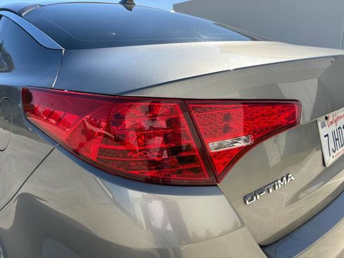 Used 2012 Kia Optima EX image 18