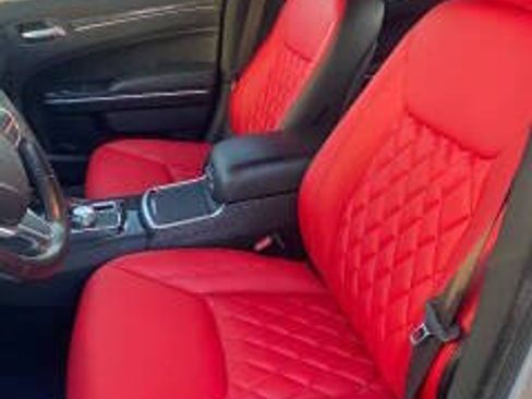 Used 2019 Chrysler 300 Touring w/ Driver Convenience Group RWD image 10