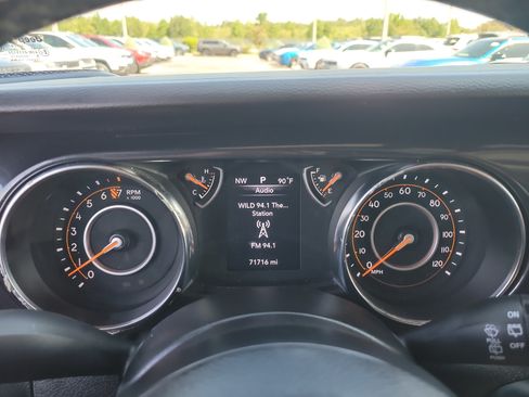 Used 2022 Jeep Wrangler Unlimited Sport AWD/4WD image 29