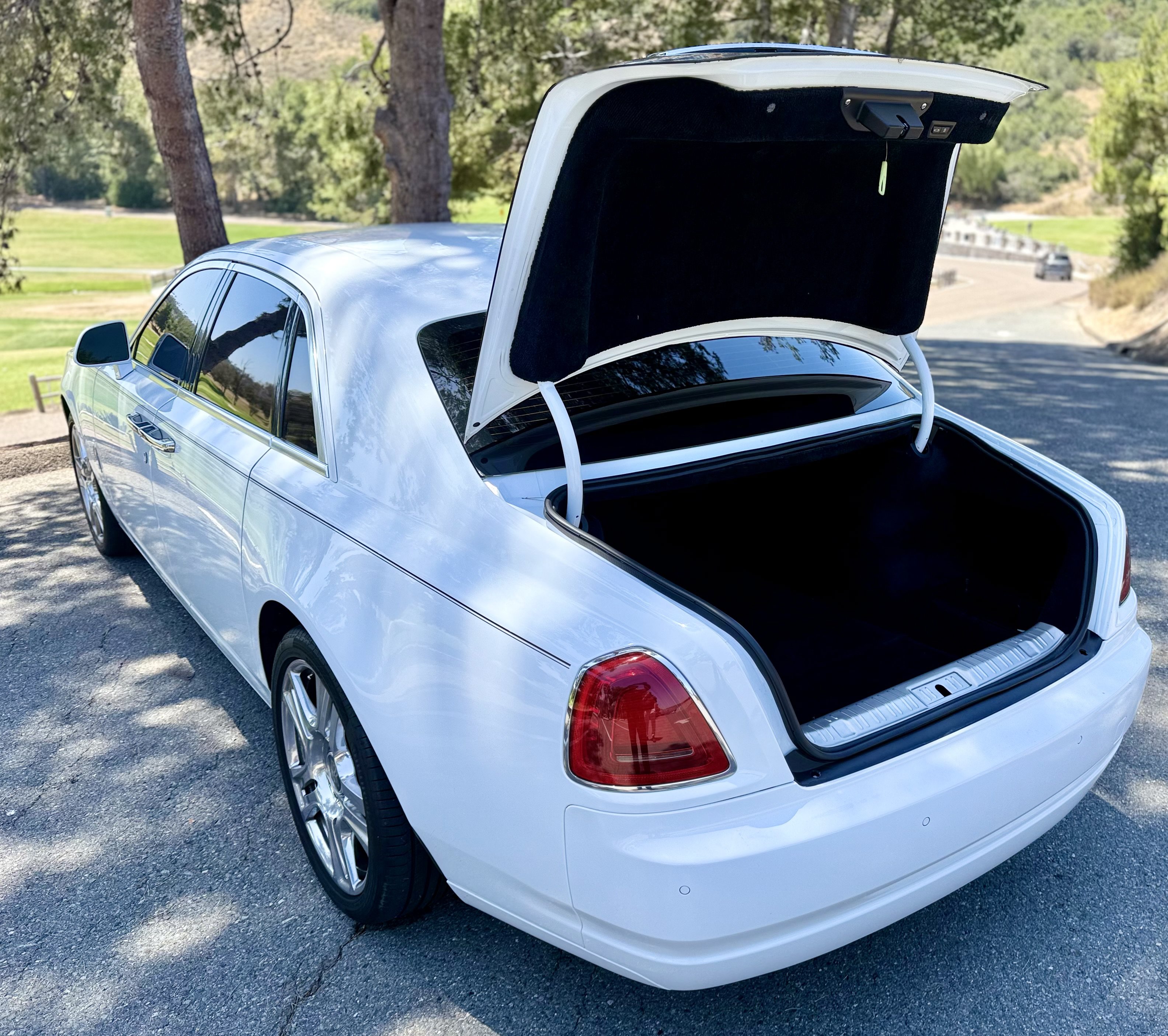Used 2016 Rolls-Royce Ghost RWD image 14