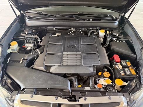 Used 2013 Subaru Outback 3.6R Limited AWD/4WD image 16