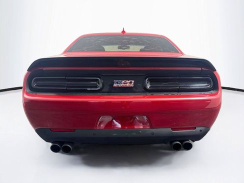 Used 2015 Dodge Challenger R/T Scat Pack w/ Leather Interior Group RWD image 4