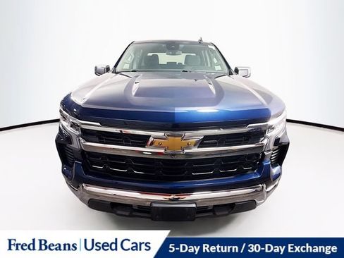 Used 2022 Chevrolet Silverado 1500 LT AWD/4WD image 2