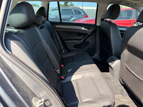 Used 2018 Volkswagen Golf SE FWD image 20