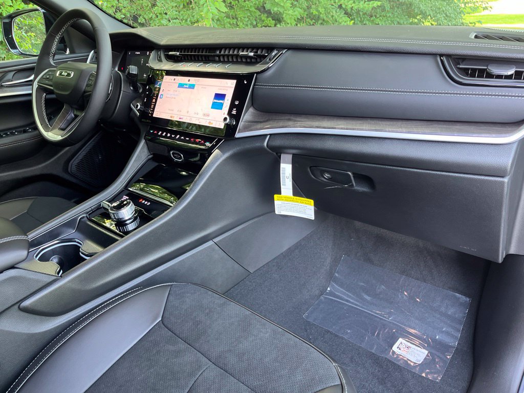 New 2026 Jeep Grand Cherokee Altitude AWD/4WD image 38