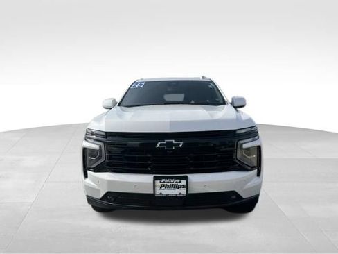 Used 2025 Chevrolet Tahoe RST w/ Advanced Technology Package AWD/4WD image 2